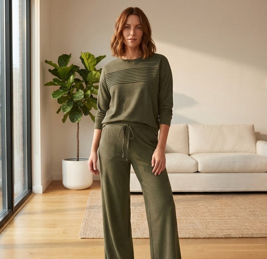 Sofrel™ – Soft Pleated 2-Piece Lounge Set for Women | Long Sleeve Top & Wide-Leg Drawstring Pants + 50% OFF