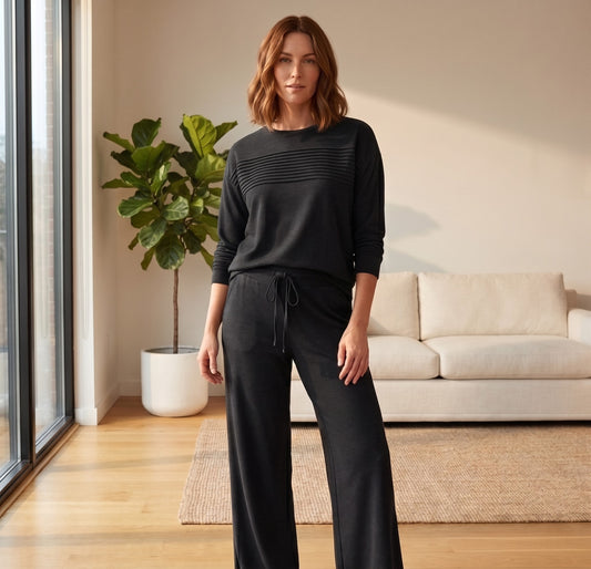 Sofrel™ – Soft Pleated 2-Piece Lounge Set for Women | Long Sleeve Top & Wide-Leg Drawstring Pants + 50% OFF