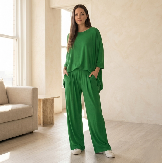 Lushara™ – Soft Pleated Two-Piece Lounge Set | Round Neck Top & Wide-Leg Pants +50% OFF