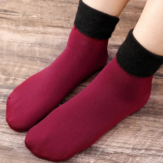 SnuggleSocks – Cozy Warmth for Your Feet & Enhanced Circulation + BUY 4 + GET 4 FREE!